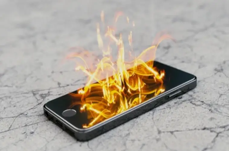 دمای بیش از حد گوشی و کاهش نور صفحه