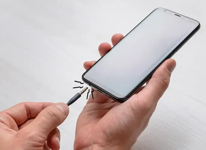 پیشگیری از خرابی پورت هندزفری گوشی شیائومی